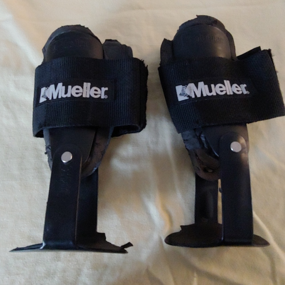 Mueller Lite Volleyball (USED) Ankle Support Brace
